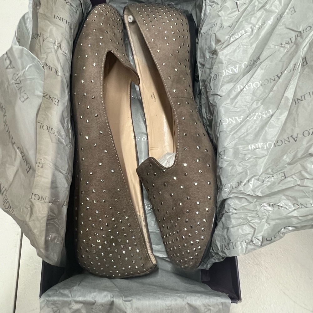Enzo Angiolini taupe flats